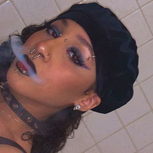 Meet your Posher, Carrie